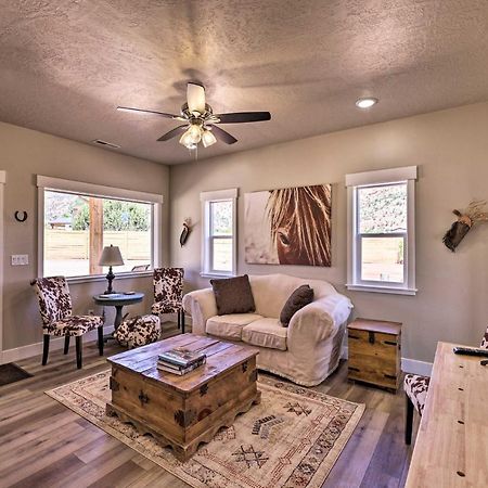 Quiet Kanab Home With Panoramic Views And Porch! Exterior photo