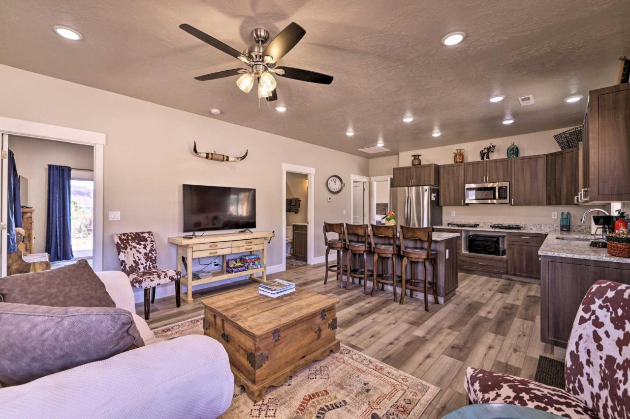 Quiet Kanab Home With Panoramic Views And Porch! Exterior photo